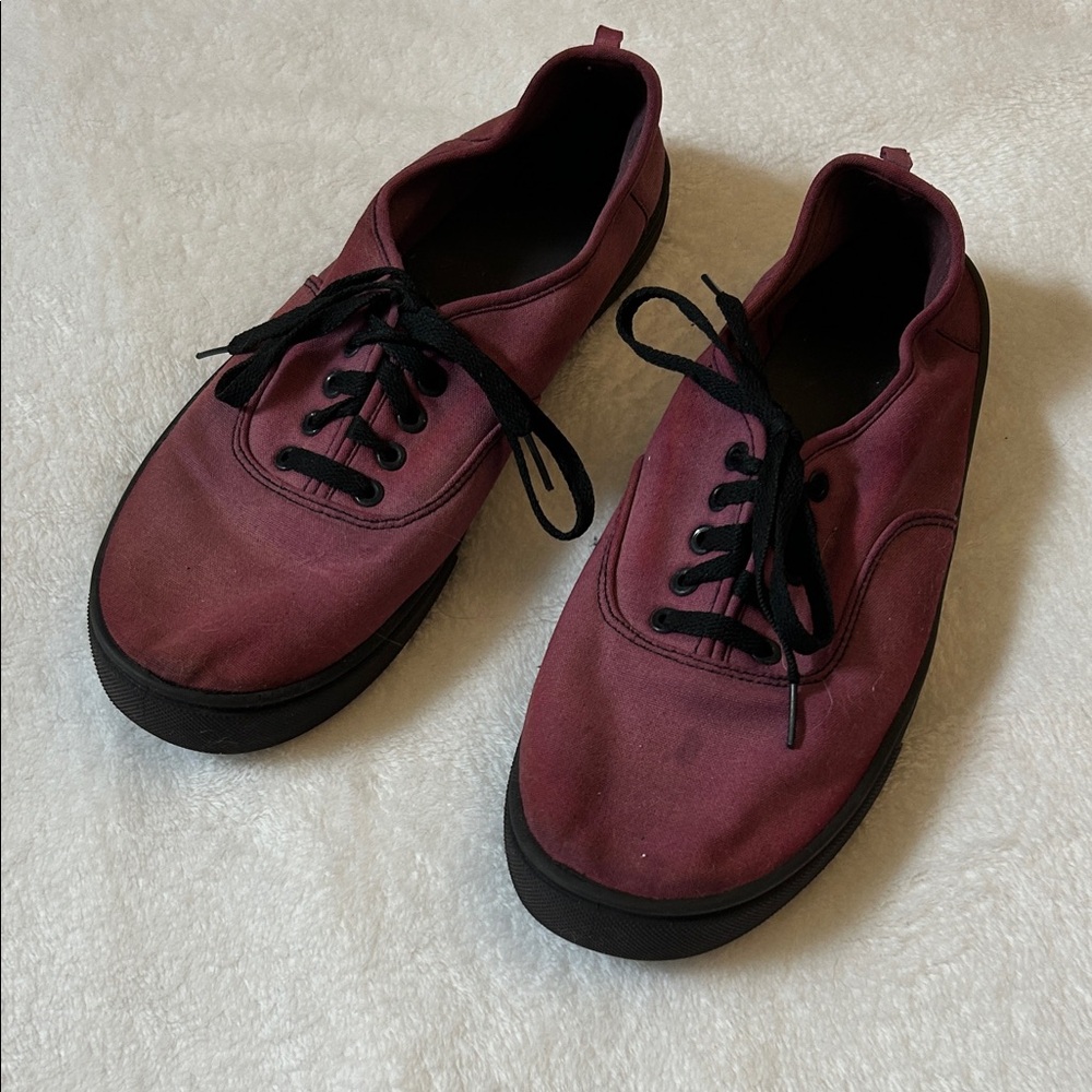 Faded Glory Men's Maroon Canvas Sneakers